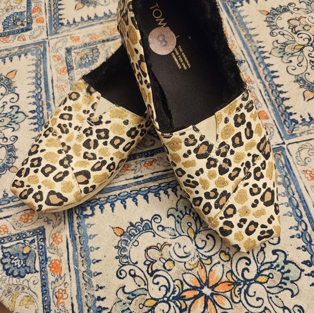 TOMS Women's Leopard Print Flats